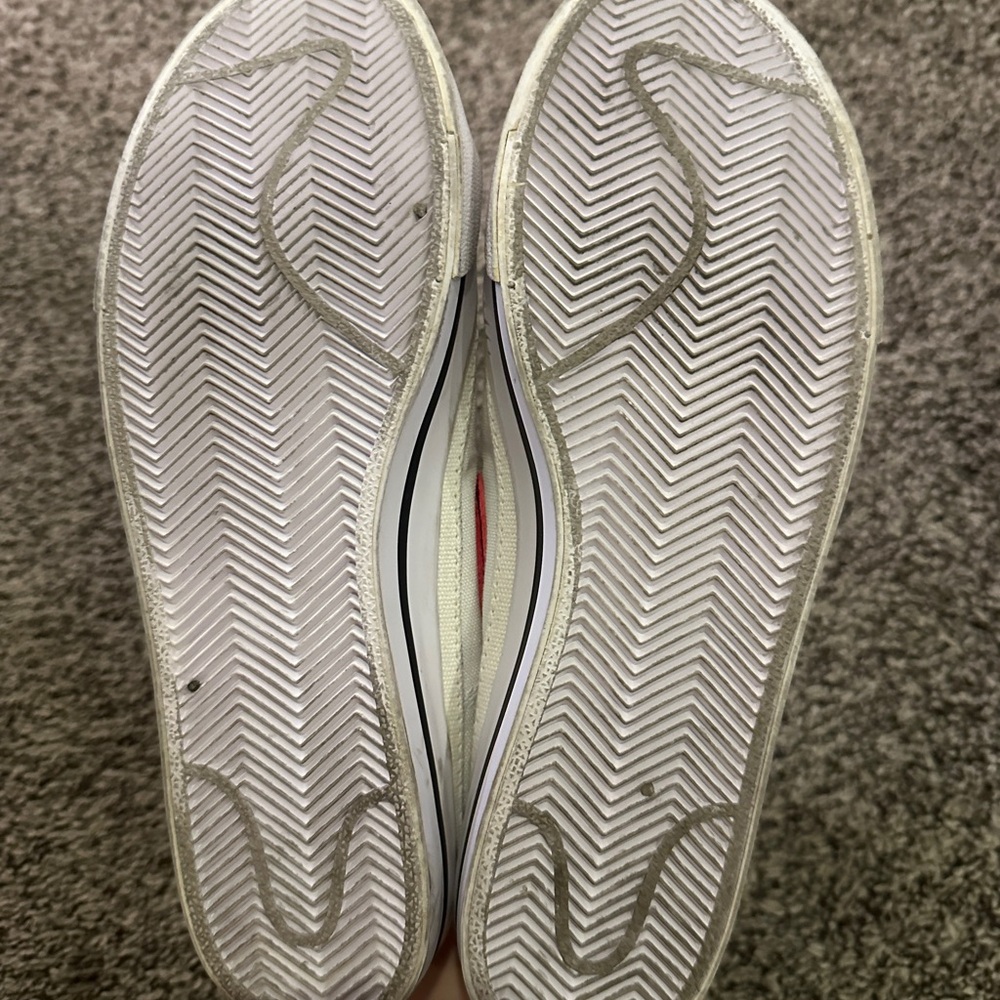 Nike Women’s canvas court legacy sneakers! - Picture 6 of 7